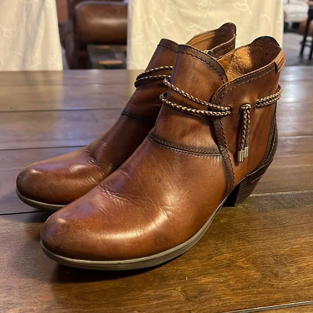 Like new Pikolinos booties!